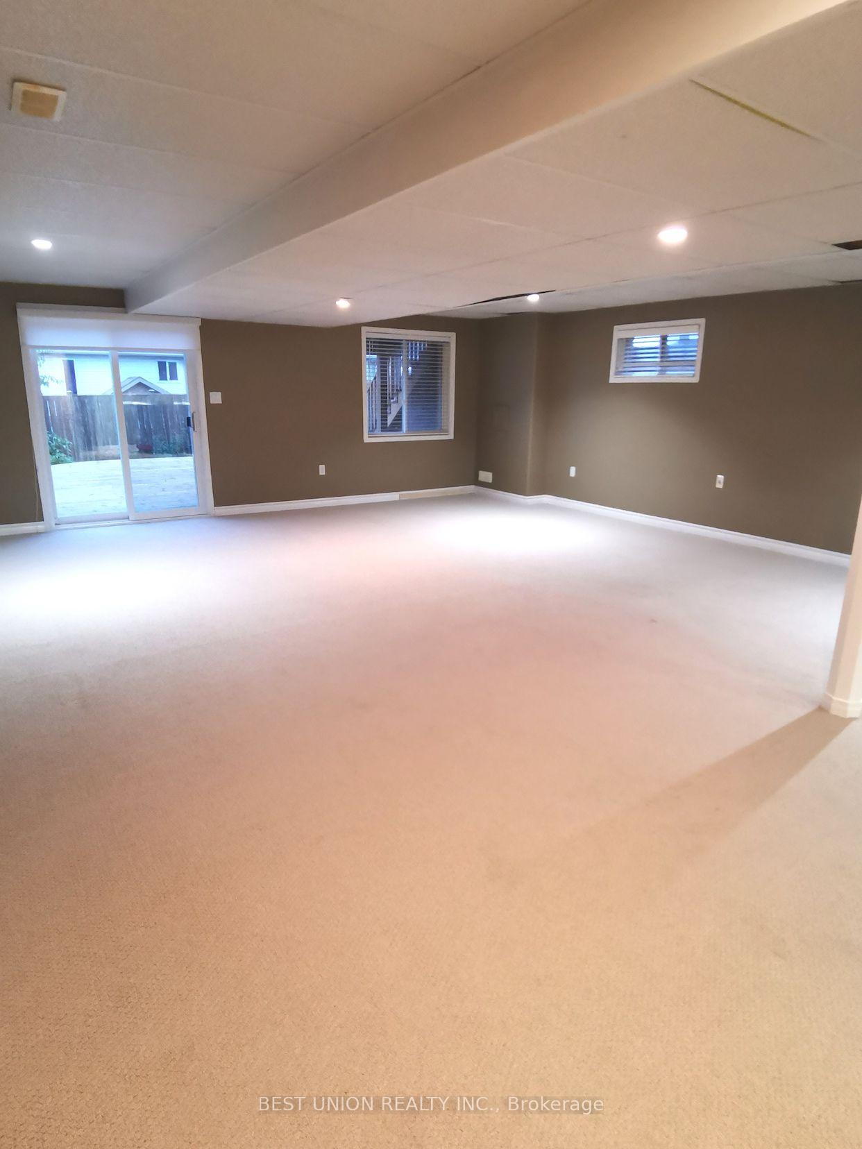 Photo 16 of 528 Activa Avenue, Kitchener, Larentian West — HOMEH