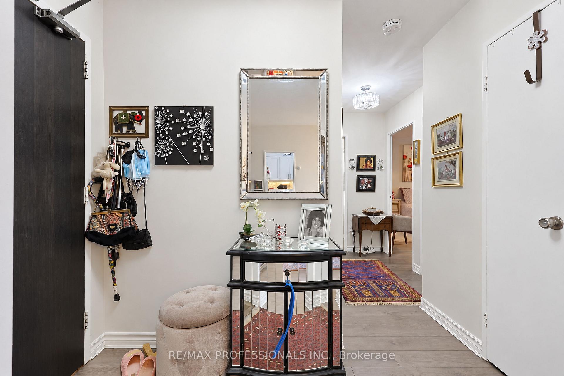 Photo 5 of Unit 701, 31 Four Winds Drive, North York, York University Heights — HOMEH
