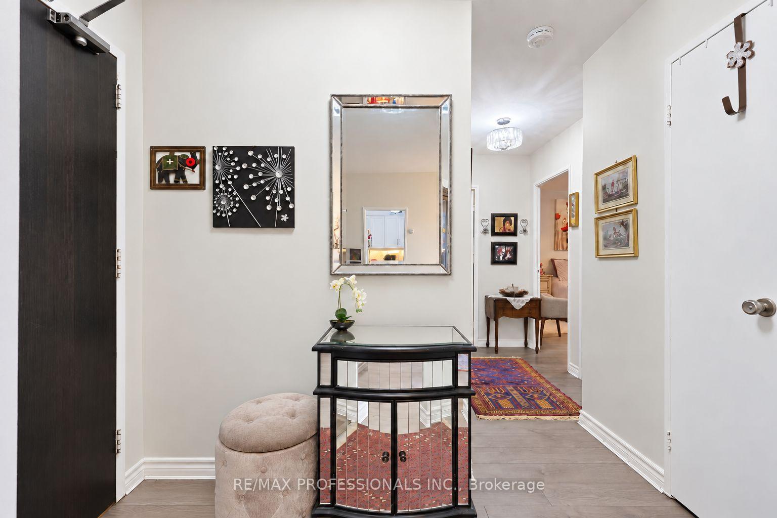 Photo 6 of Unit 701, 31 Four Winds Drive, North York, York University Heights — HOMEH