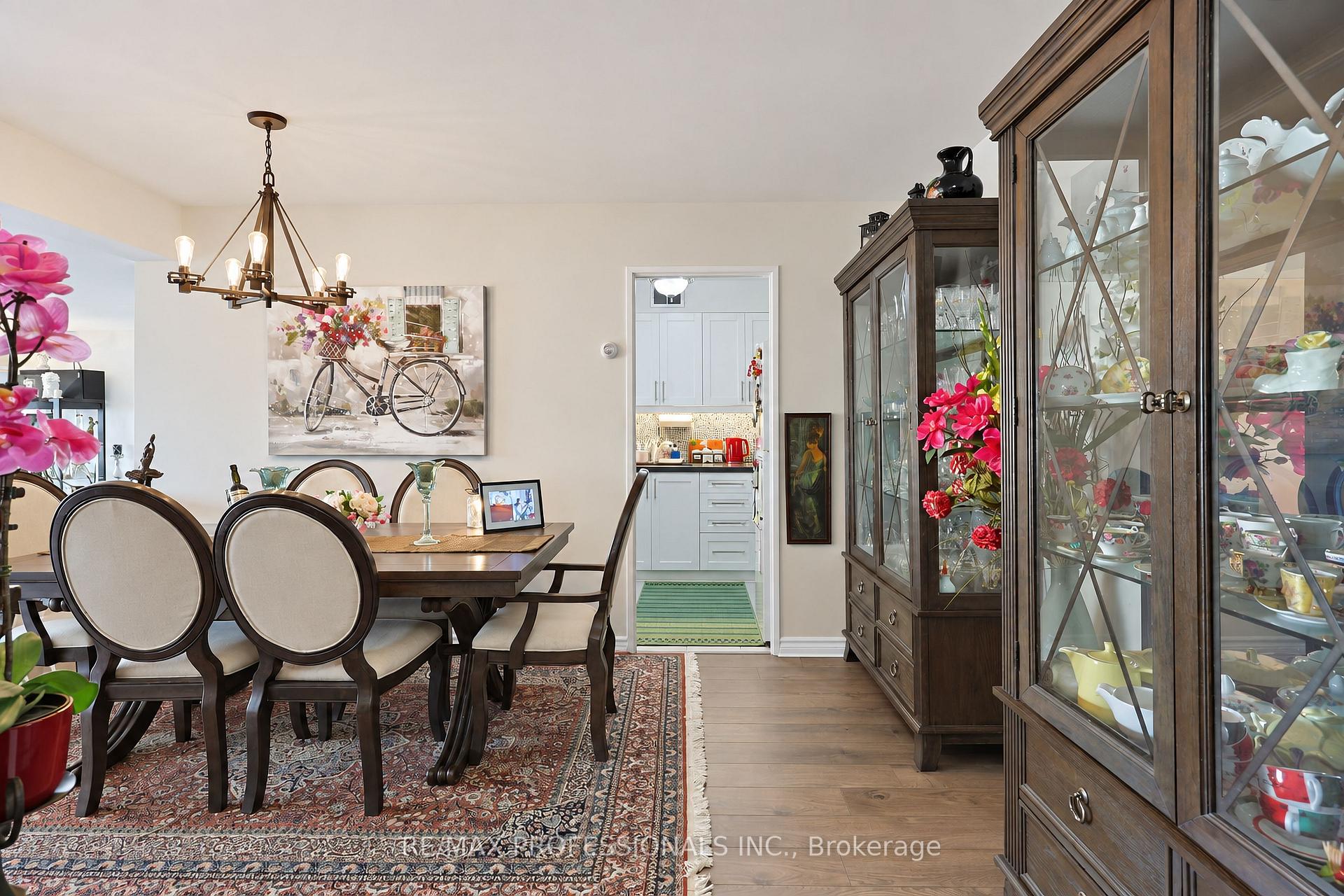 Photo 7 of Unit 701, 31 Four Winds Drive, North York, York University Heights — HOMEH