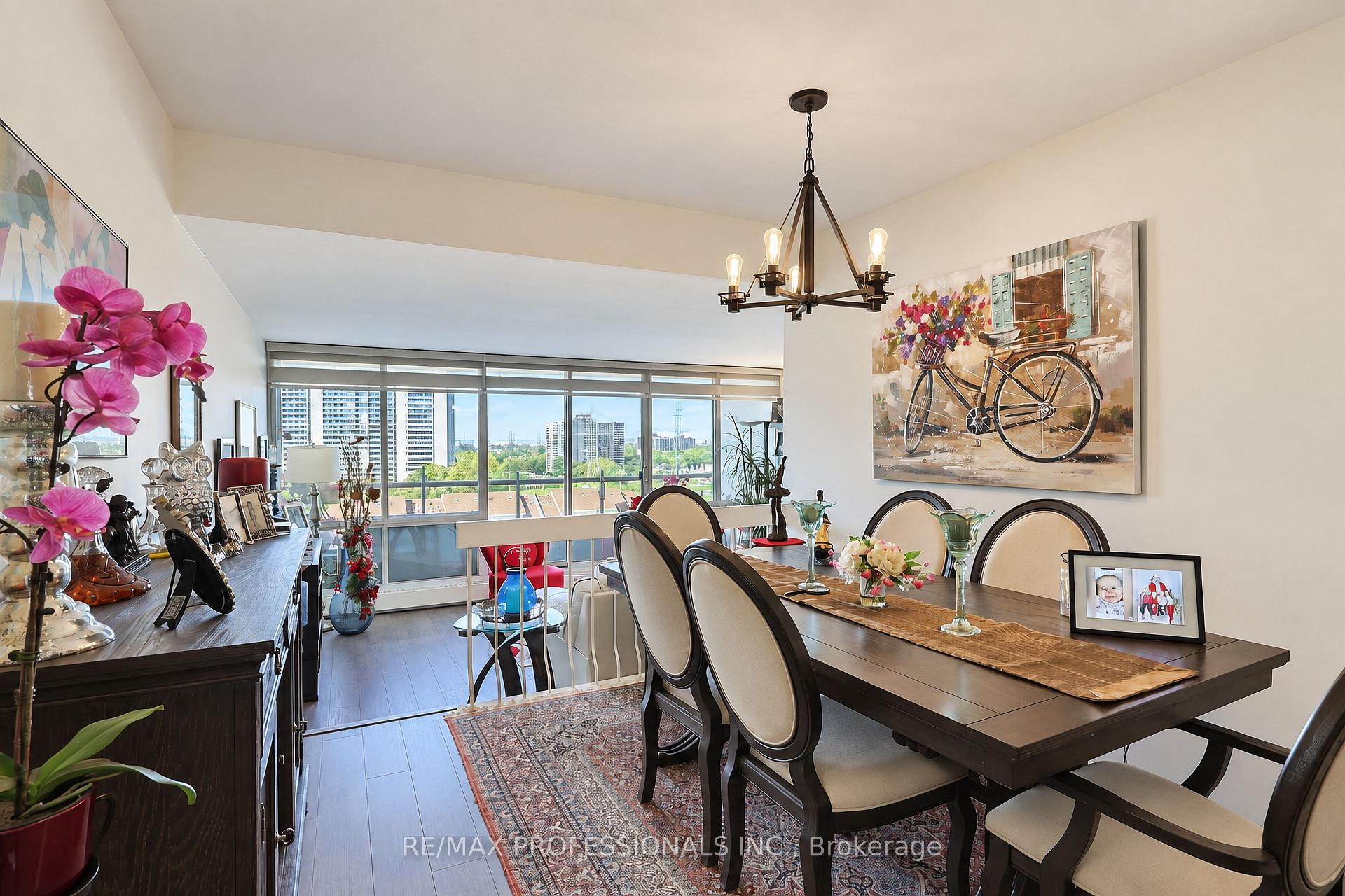 Photo 8 of Unit 701, 31 Four Winds Drive, North York, York University Heights — HOMEH