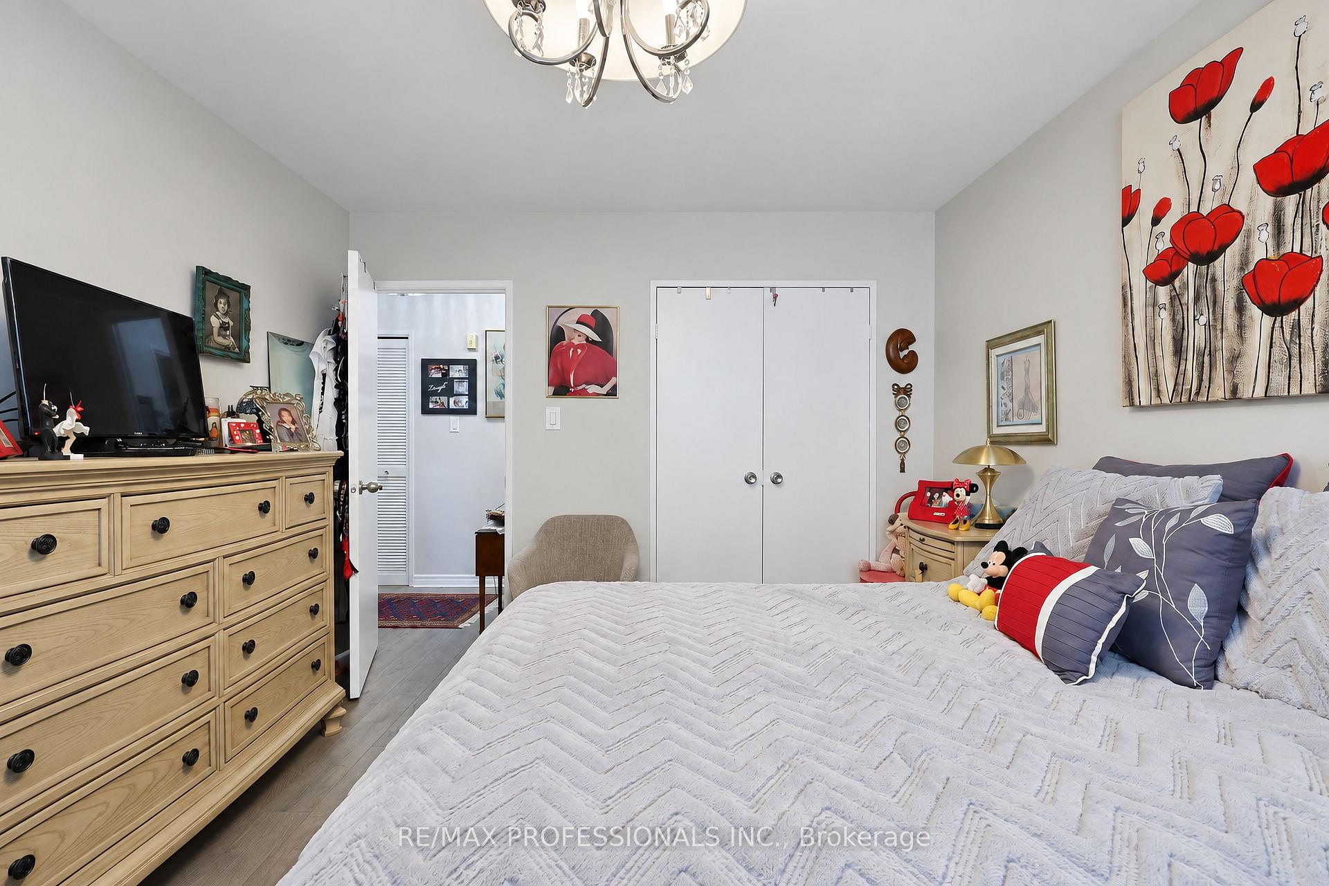 Photo 35 of Unit 701, 31 Four Winds Drive, North York, York University Heights — HOMEH