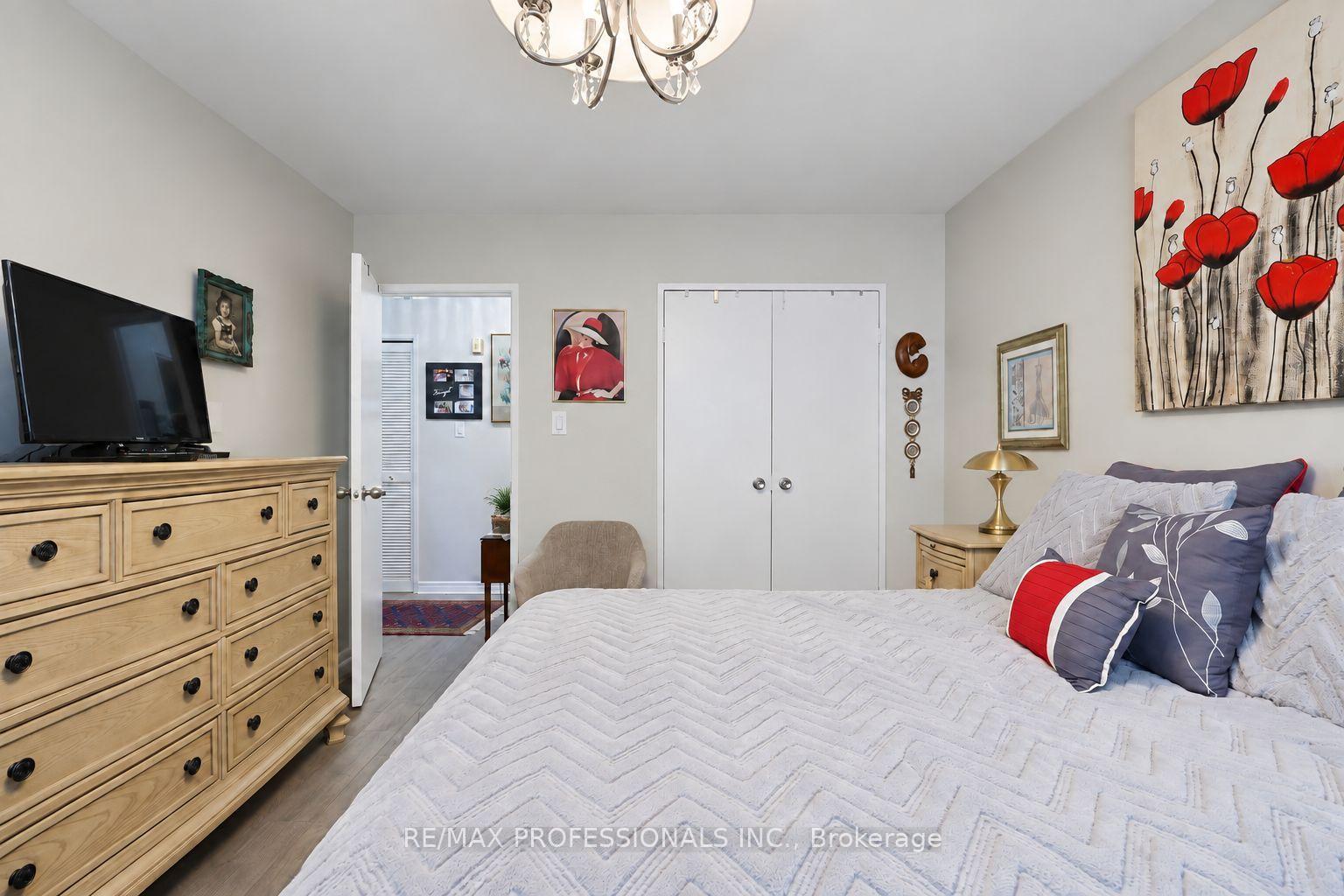 Photo 36 of Unit 701, 31 Four Winds Drive, North York, York University Heights — HOMEH