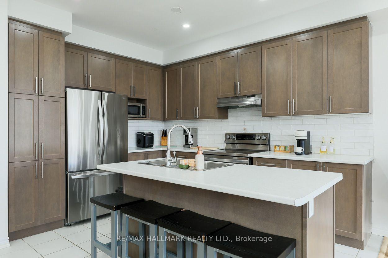 Photo 5 of 1090 Lockie Drive, Oshawa, Kedron — HOMEH
