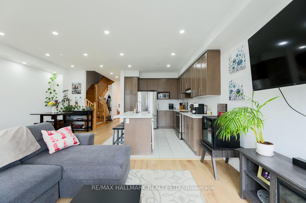 Photo 9 of 1090 Lockie Drive, Oshawa, Kedron — HOMEH