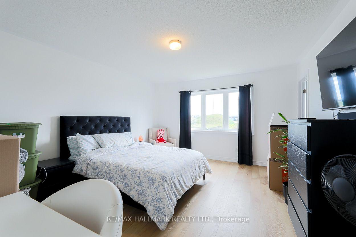 Photo 11 of 1090 Lockie Drive, Oshawa, Kedron — HOMEH