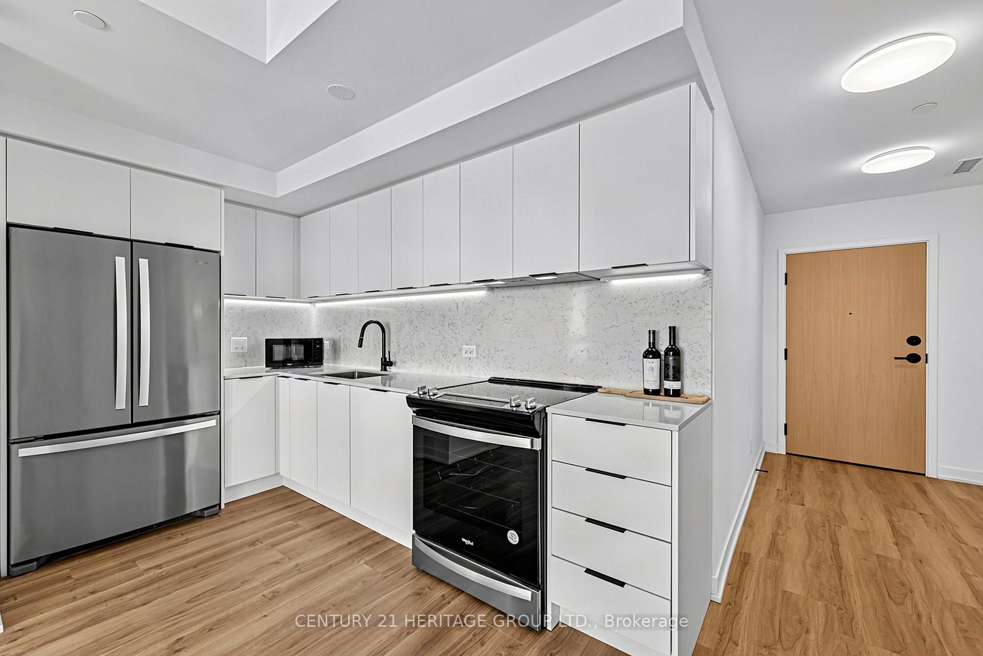 Photo 8 of Unit 304, 31 Huron Street, Collingwood — HOMEH