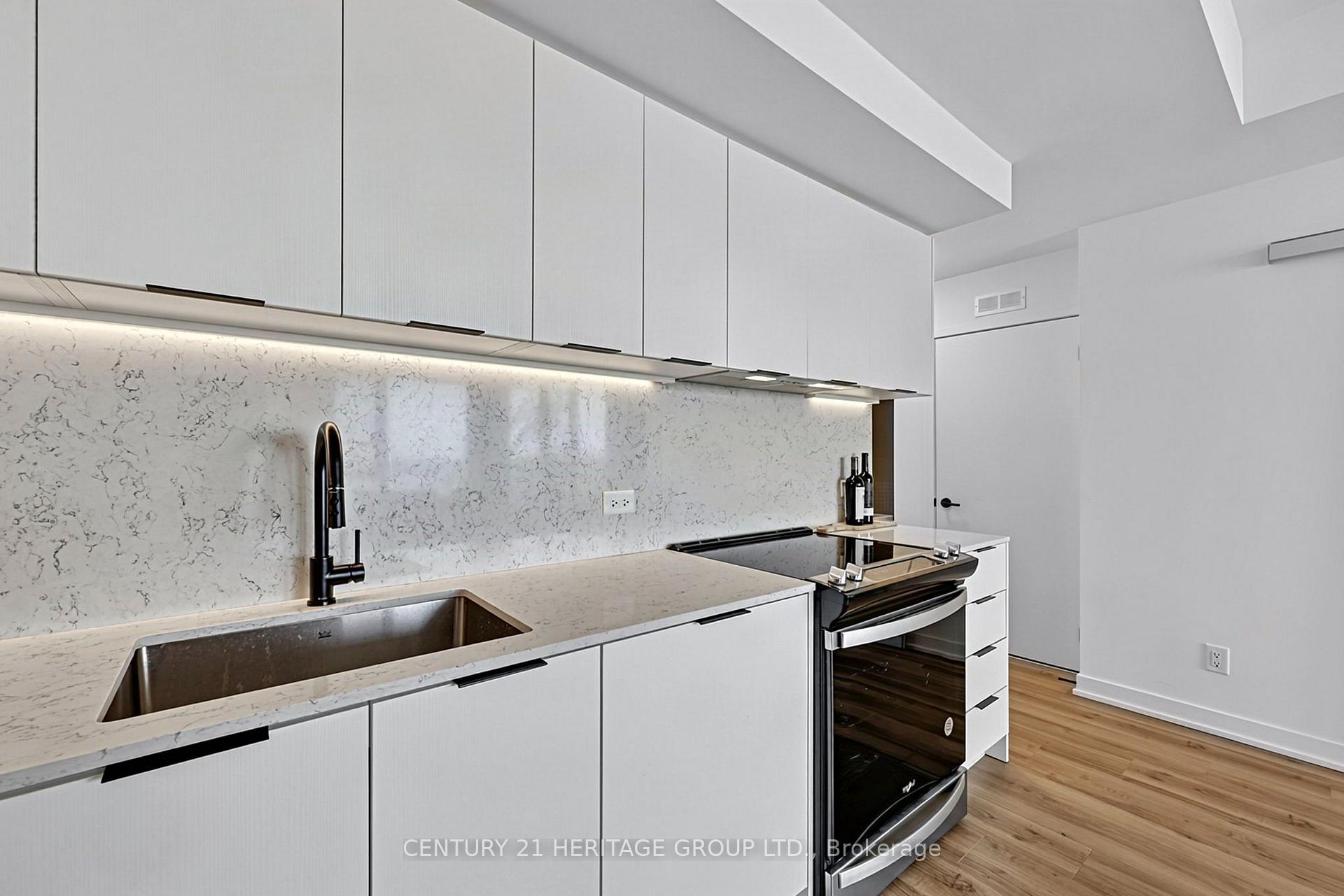 Photo 11 of Unit 304, 31 Huron Street, Collingwood — HOMEH