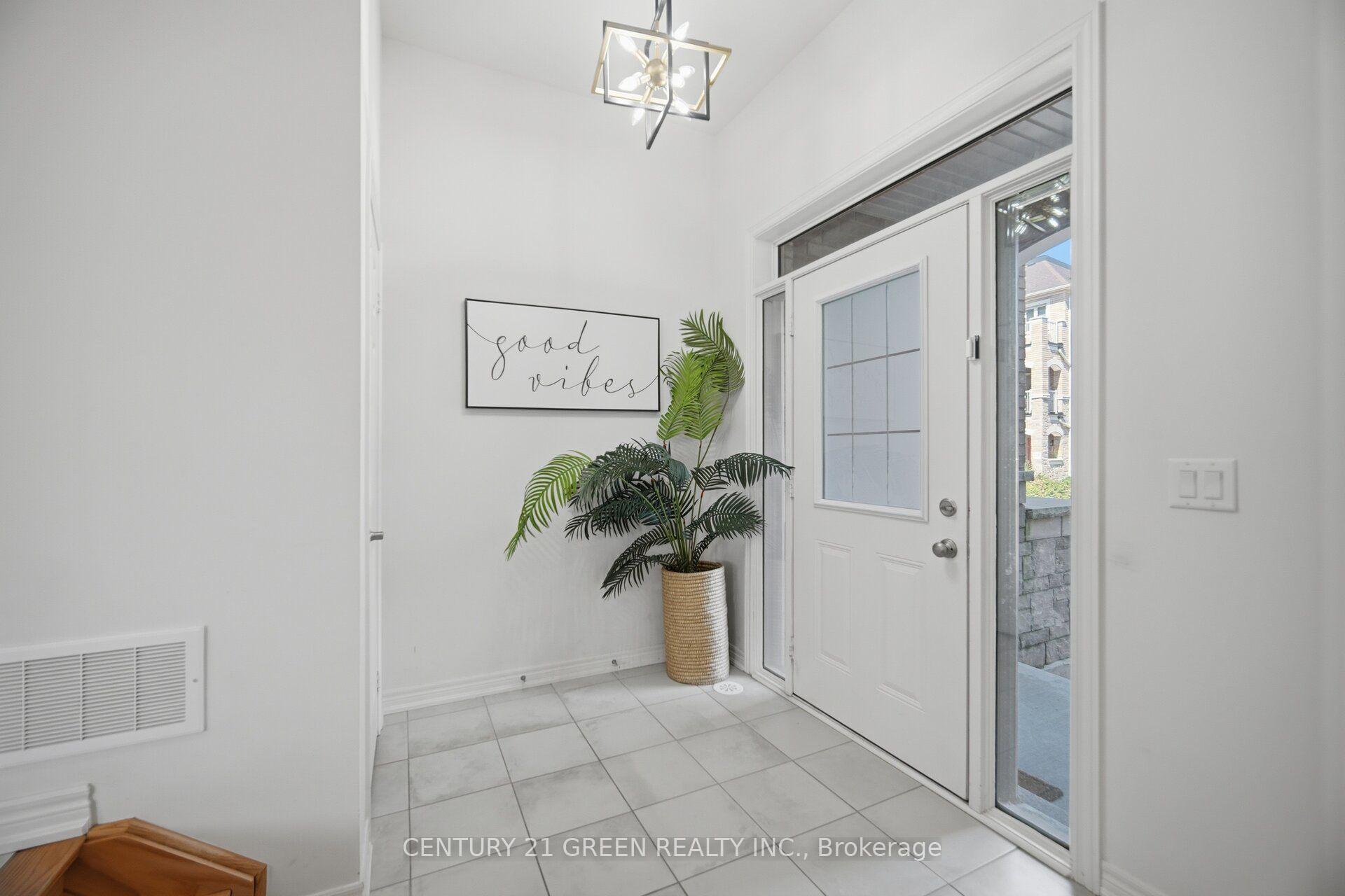 Photo 7 of 537 Dundas Street E, Oakville, Joshua Meadows — HOMEH