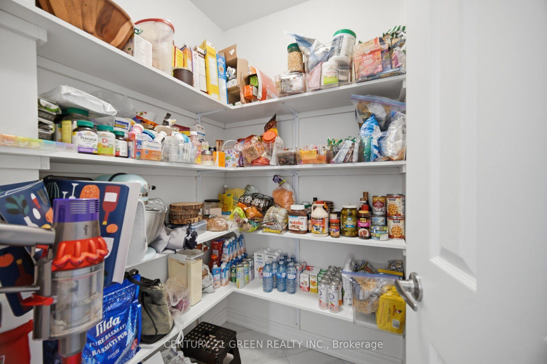 Photo 18 of 537 Dundas Street E, Oakville, Joshua Meadows — HOMEH