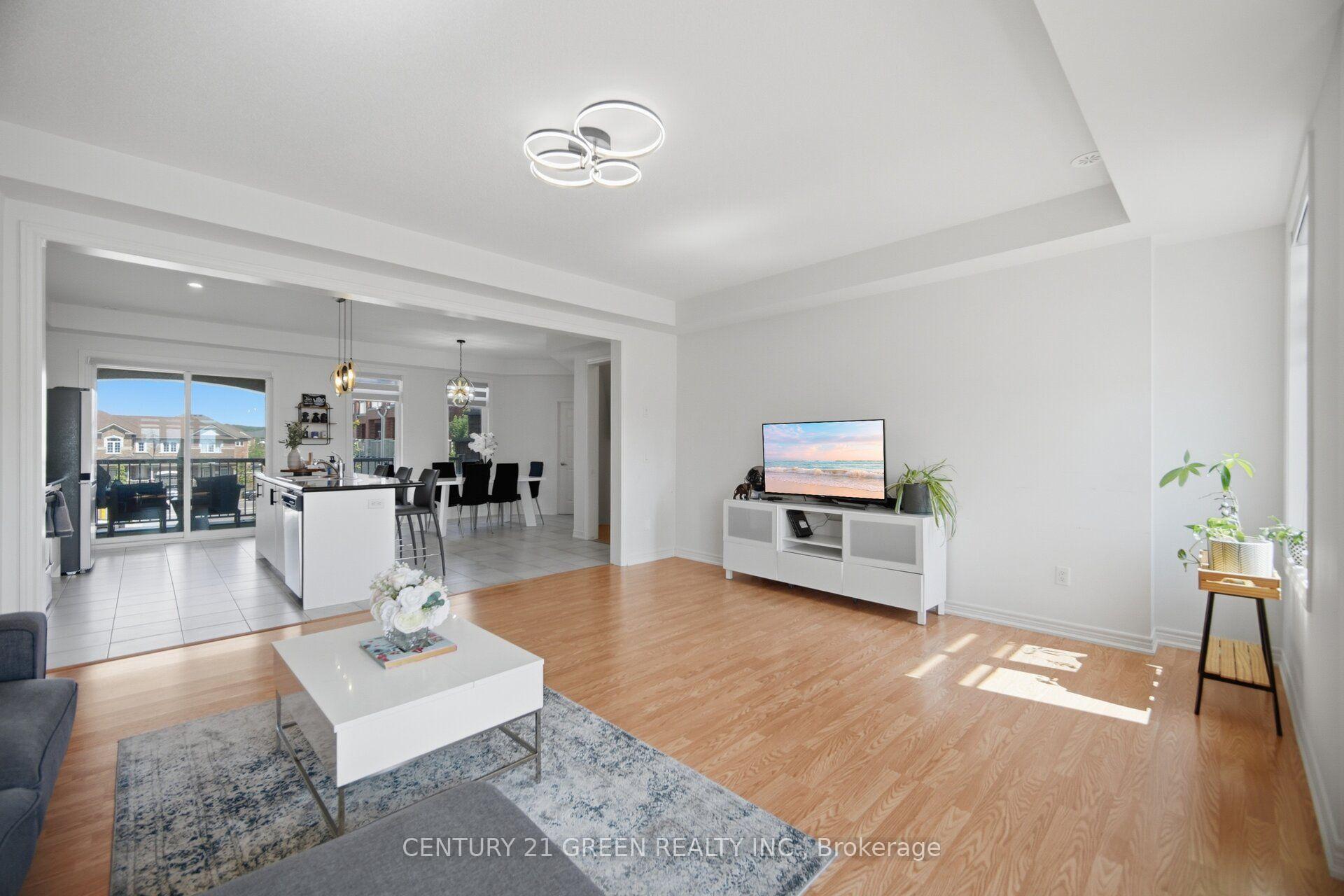 Photo 22 of 537 Dundas Street E, Oakville, Joshua Meadows — HOMEH