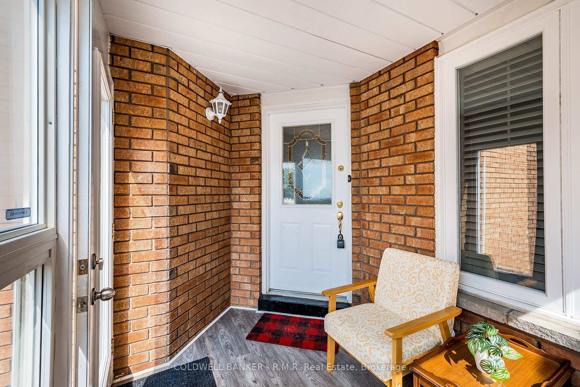 Photo 5 of 292 Ukraine Road, Mississauga, Fairview — HOMEH