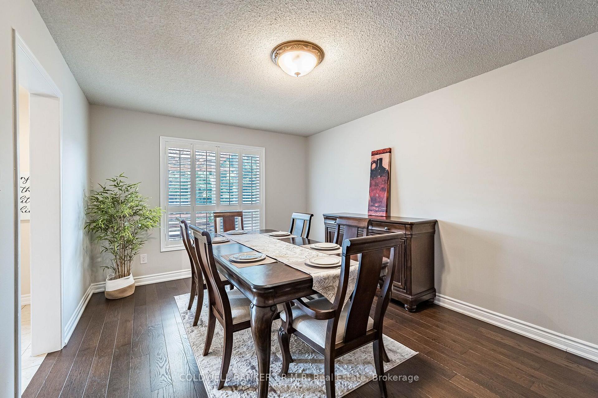 Photo 11 of 292 Ukraine Road, Mississauga, Fairview — HOMEH