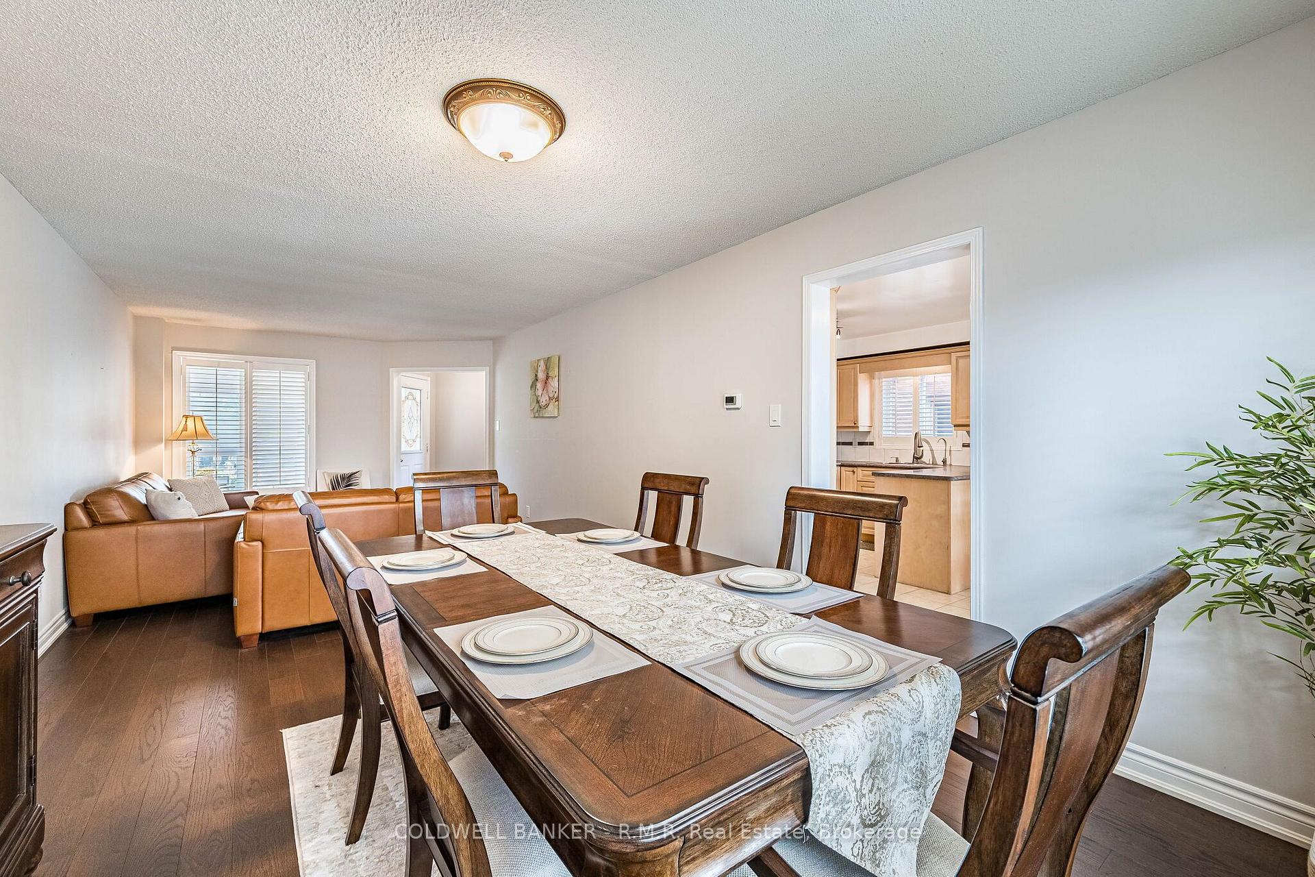 Photo 12 of 292 Ukraine Road, Mississauga, Fairview — HOMEH