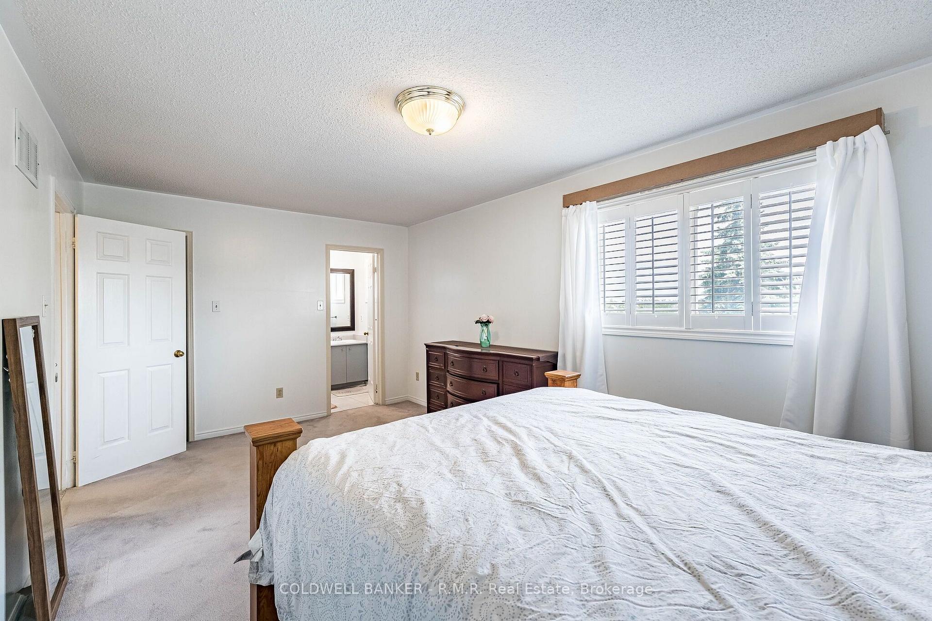Photo 20 of 292 Ukraine Road, Mississauga, Fairview — HOMEH
