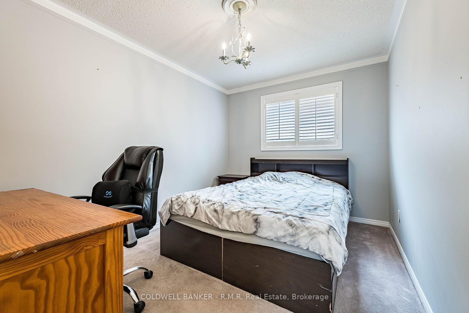Photo 22 of 292 Ukraine Road, Mississauga, Fairview — HOMEH