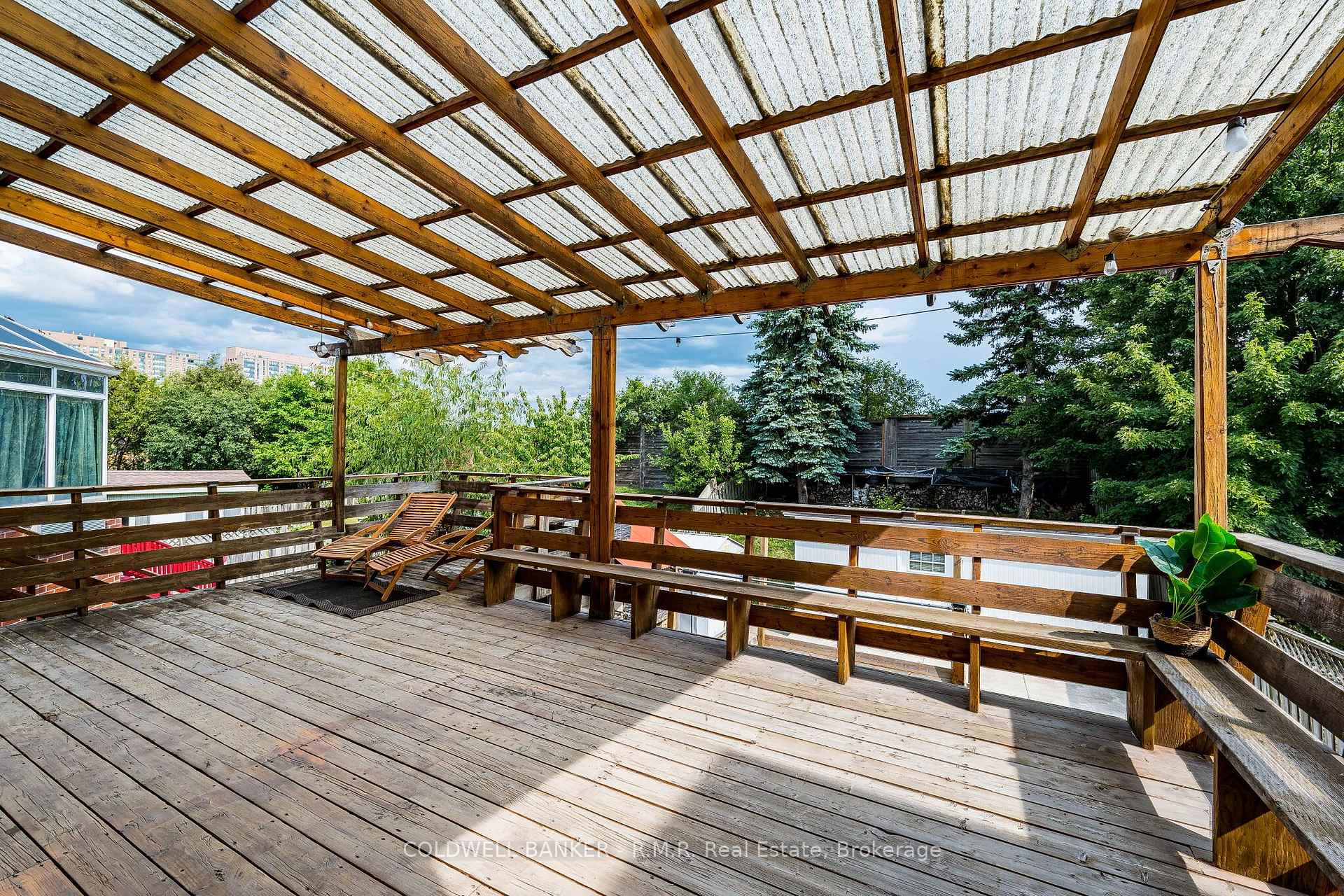 Photo 40 of 292 Ukraine Road, Mississauga, Fairview — HOMEH