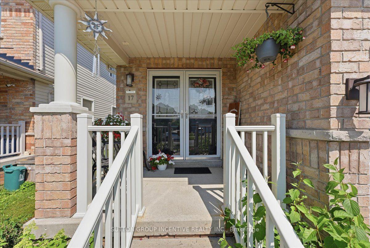 Photo 4 of 17 White Crescent, Barrie, Holly — HOMEH