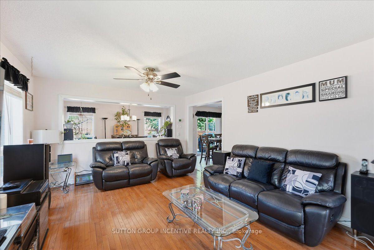 Photo 6 of 17 White Crescent, Barrie, Holly — HOMEH