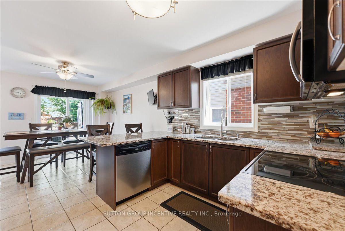 Photo 8 of 17 White Crescent, Barrie, Holly — HOMEH