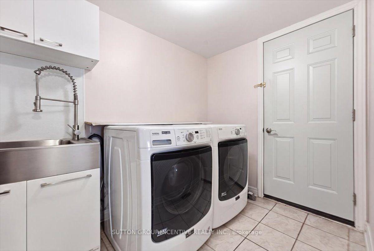 Photo 15 of 17 White Crescent, Barrie, Holly — HOMEH