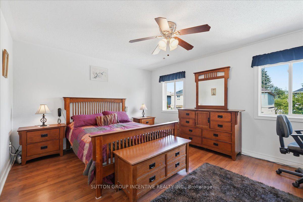 Photo 17 of 17 White Crescent, Barrie, Holly — HOMEH