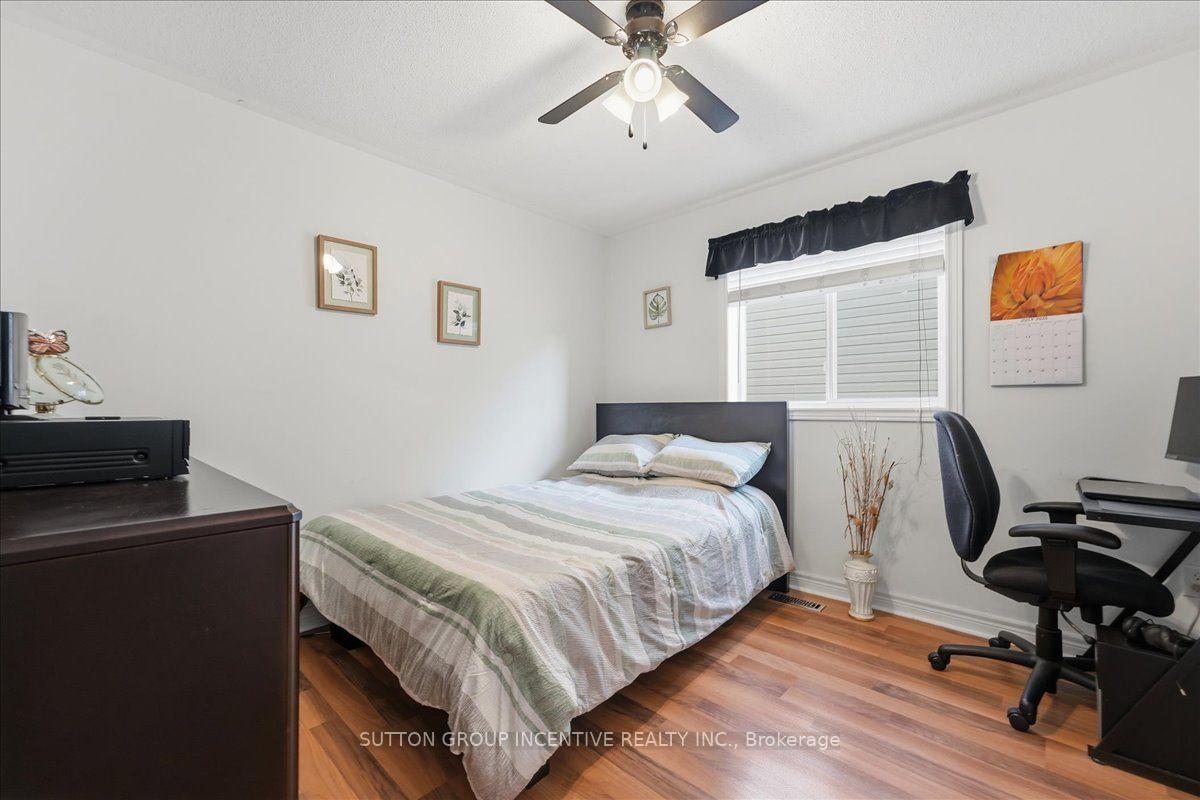 Photo 24 of 17 White Crescent, Barrie, Holly — HOMEH
