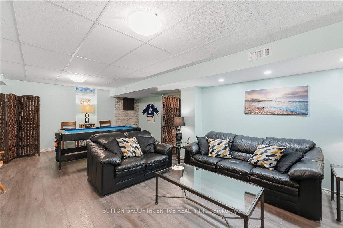 Photo 31 of 17 White Crescent, Barrie, Holly — HOMEH