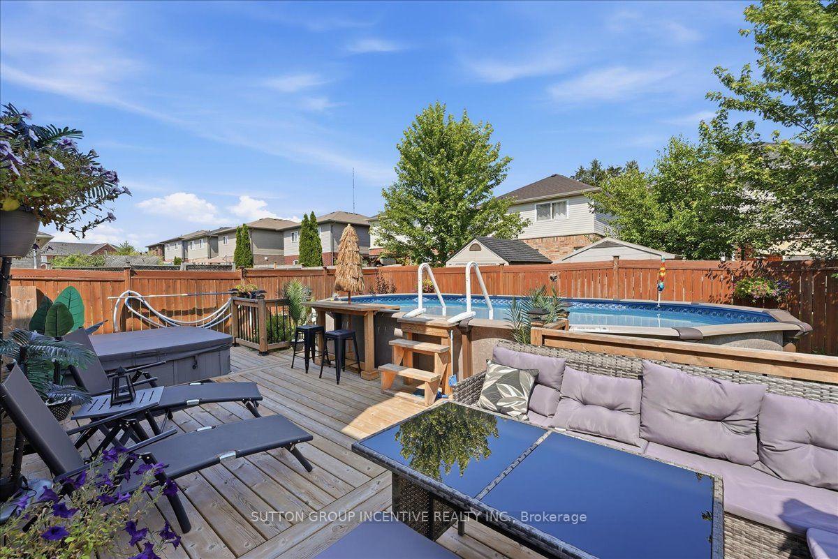 Photo 37 of 17 White Crescent, Barrie, Holly — HOMEH