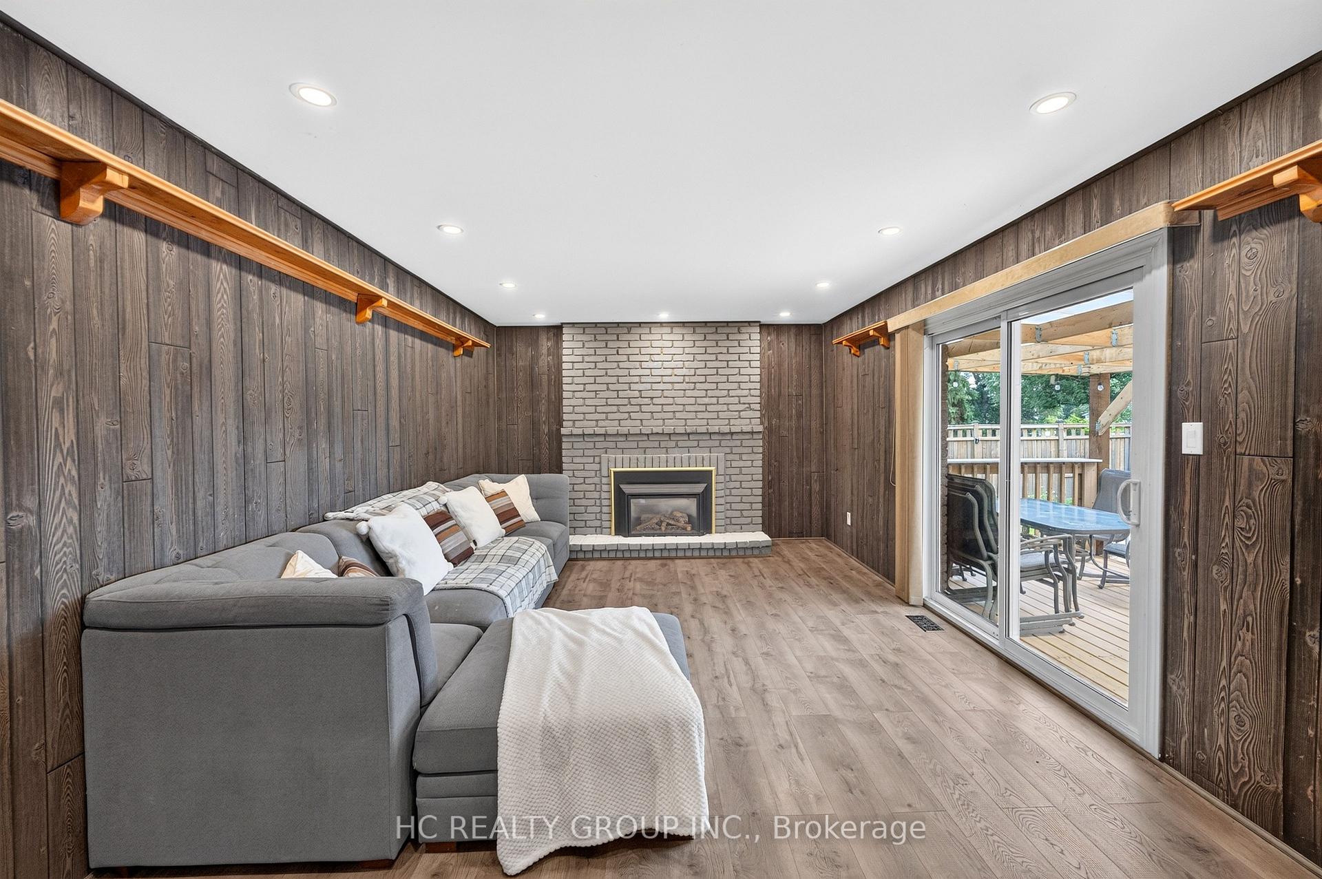 Photo 13 of 22 Fireside Drive, Hamilton, Freelton — HOMEH