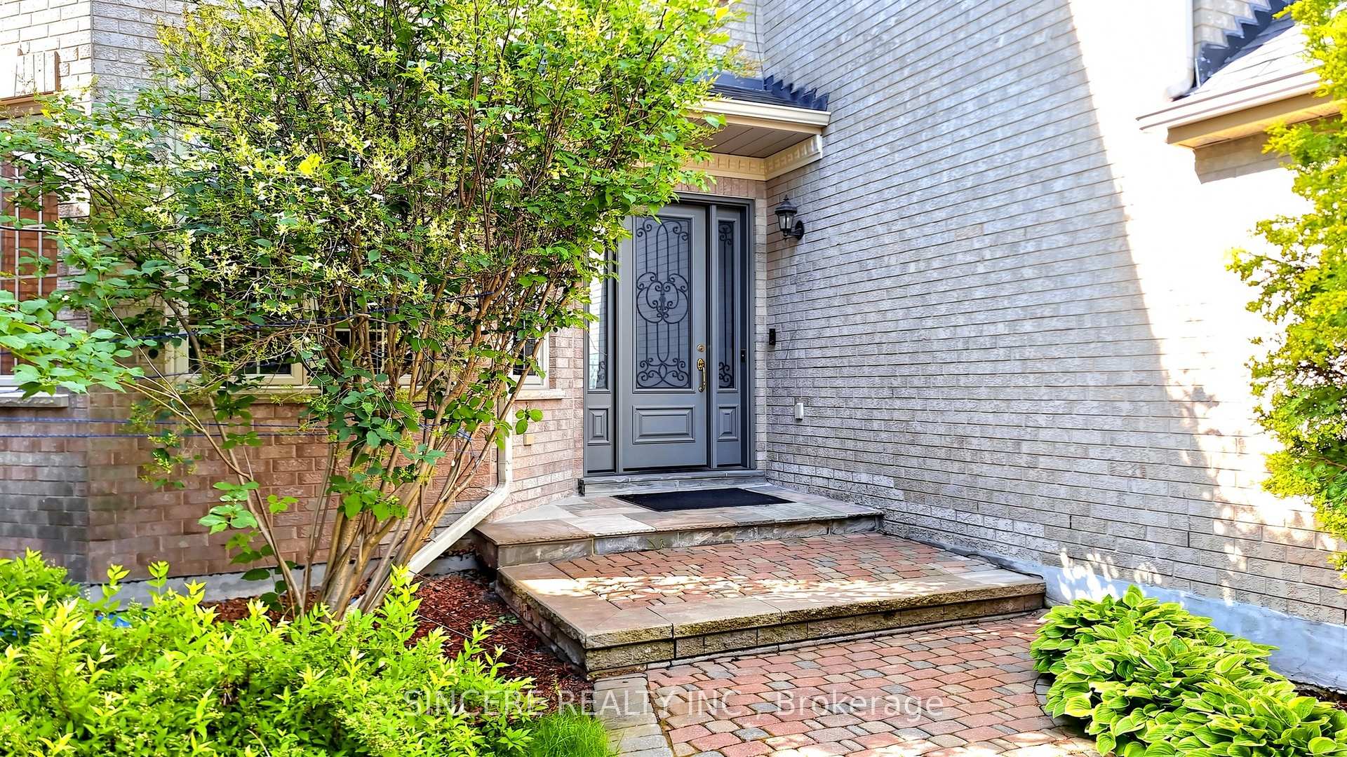 Photo 2 of 76 Braeside Square, Markham, Unionville — HOMEH