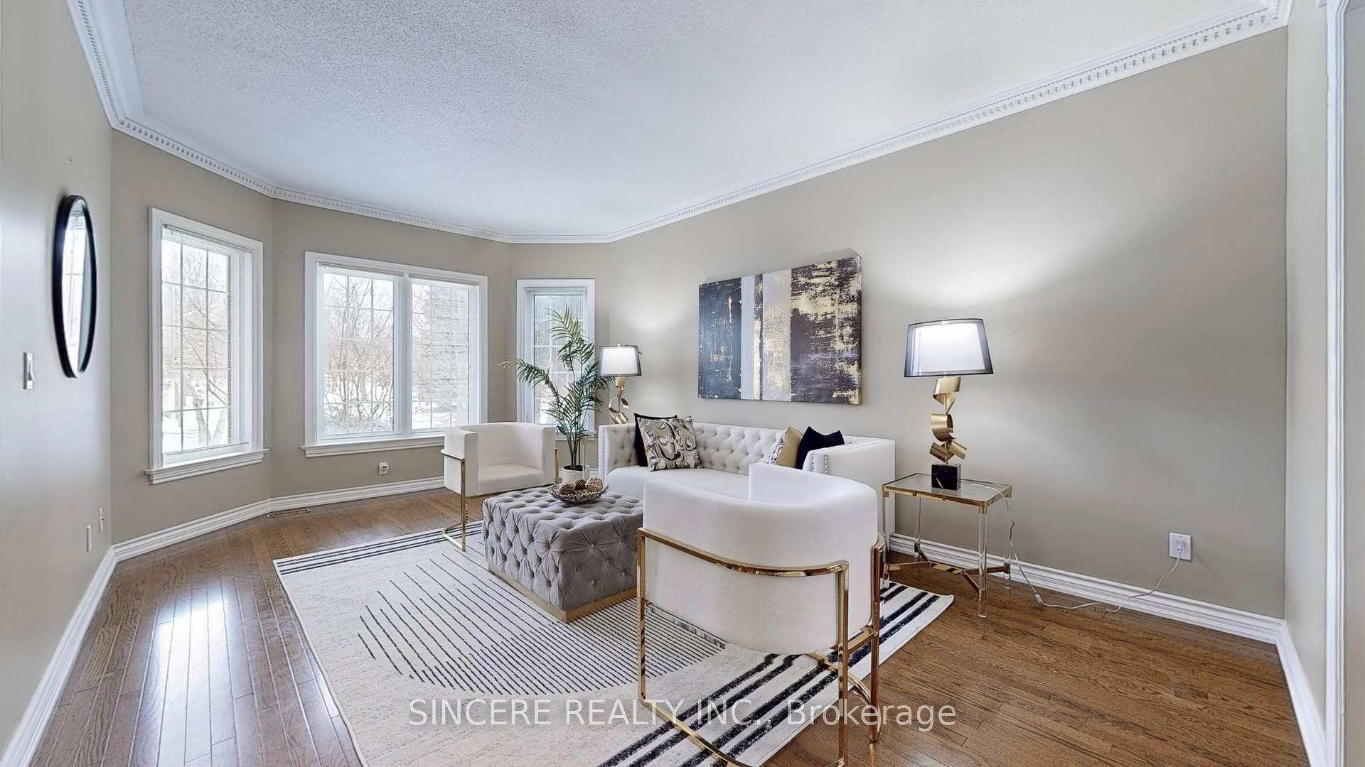 Photo 4 of 76 Braeside Square, Markham, Unionville — HOMEH