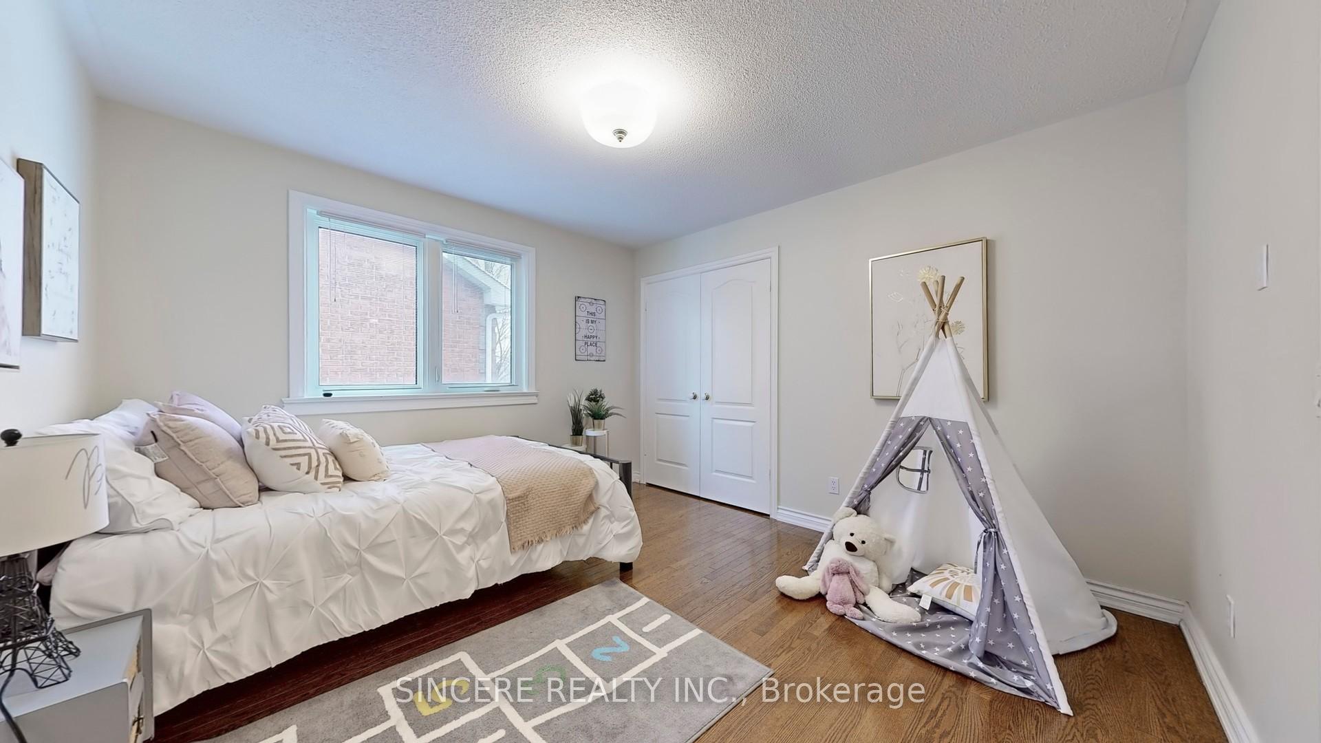 Photo 38 of 76 Braeside Square, Markham, Unionville — HOMEH