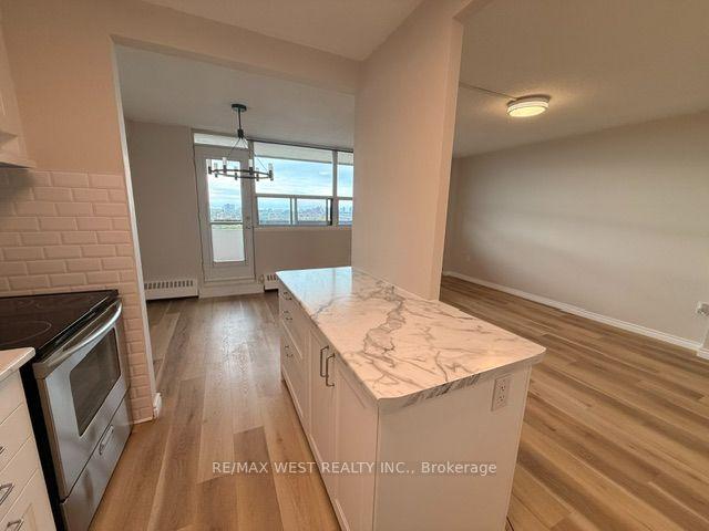 Photo 10 of Unit 1411, 541 Blackthorn Avenue, Toronto, Keelesdale-Eglinton West — HOMEH