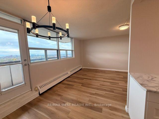 Photo 11 of Unit 1411, 541 Blackthorn Avenue, Toronto, Keelesdale-Eglinton West — HOMEH