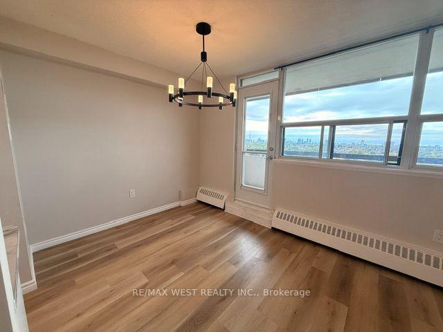 Photo 12 of Unit 1411, 541 Blackthorn Avenue, Toronto, Keelesdale-Eglinton West — HOMEH