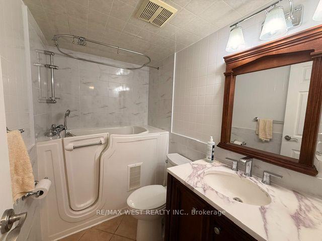 Photo 17 of Unit 1411, 541 Blackthorn Avenue, Toronto, Keelesdale-Eglinton West — HOMEH