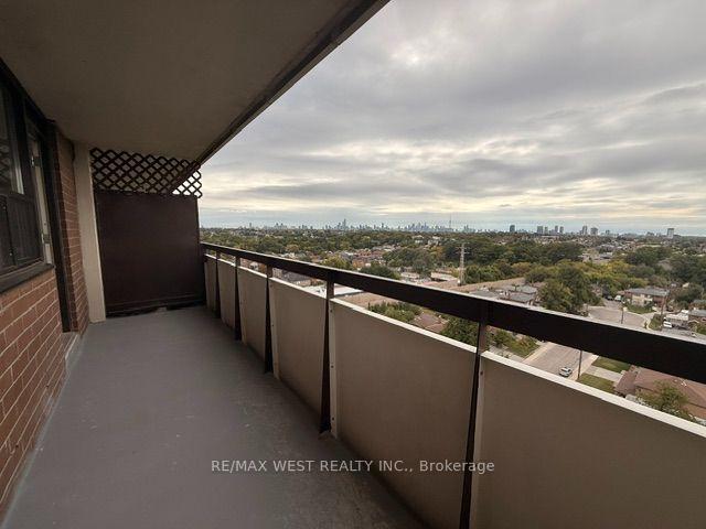 Photo 20 of Unit 1411, 541 Blackthorn Avenue, Toronto, Keelesdale-Eglinton West — HOMEH