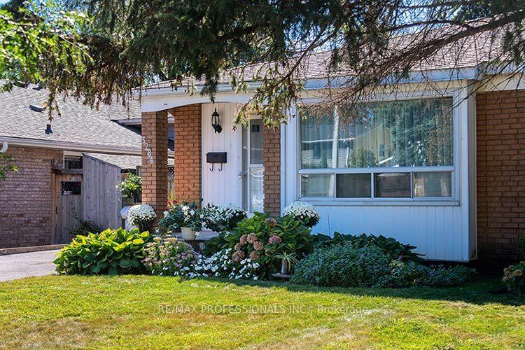 Photo 2 of 3284 Hornbeam Crescent, Mississauga, Erin Mills — HOMEH
