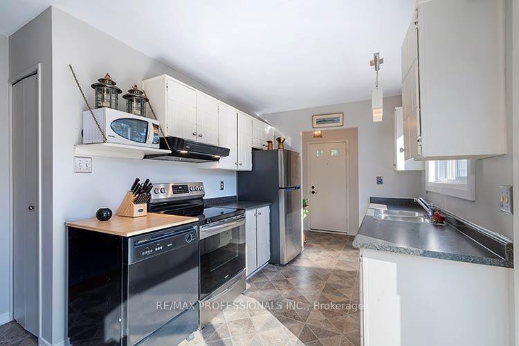 Photo 10 of 3284 Hornbeam Crescent, Mississauga, Erin Mills — HOMEH