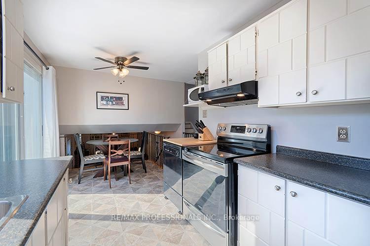 Photo 11 of 3284 Hornbeam Crescent, Mississauga, Erin Mills — HOMEH