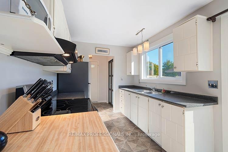 Photo 12 of 3284 Hornbeam Crescent, Mississauga, Erin Mills — HOMEH