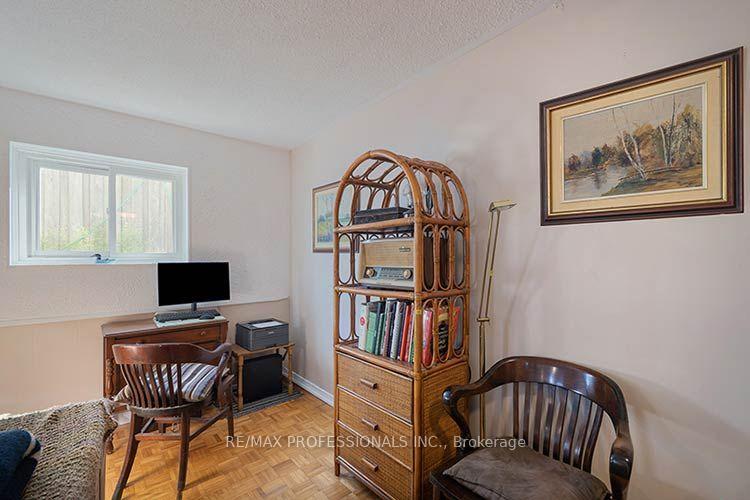 Photo 19 of 3284 Hornbeam Crescent, Mississauga, Erin Mills — HOMEH