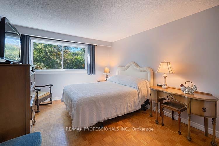 Photo 21 of 3284 Hornbeam Crescent, Mississauga, Erin Mills — HOMEH