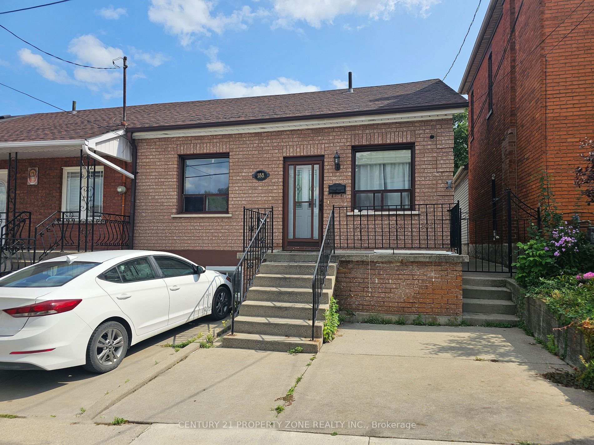 Photo of 188 Hess Street N