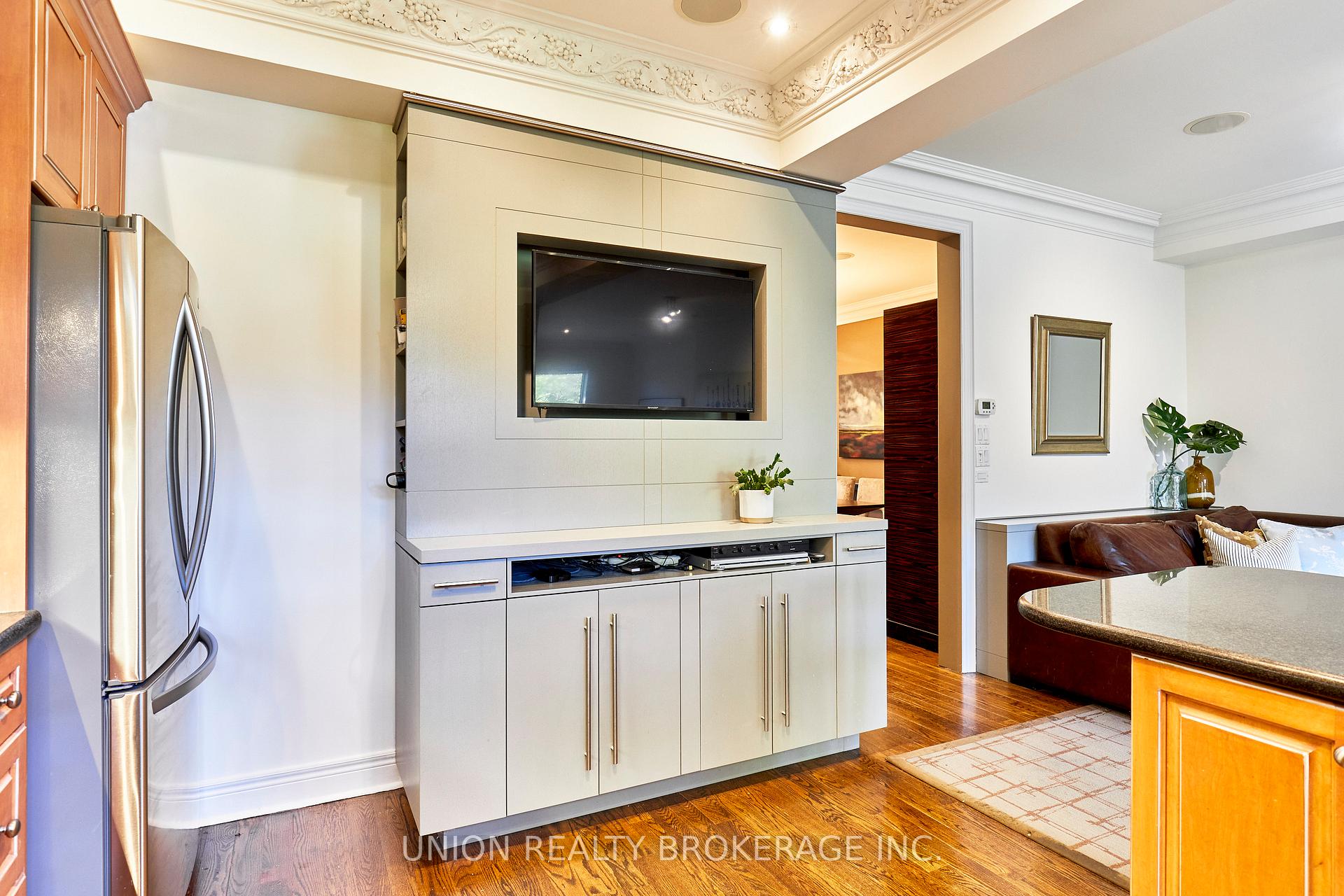 Photo 13 of 97 Beech Avenue, Toronto, The Beaches — HOMEH