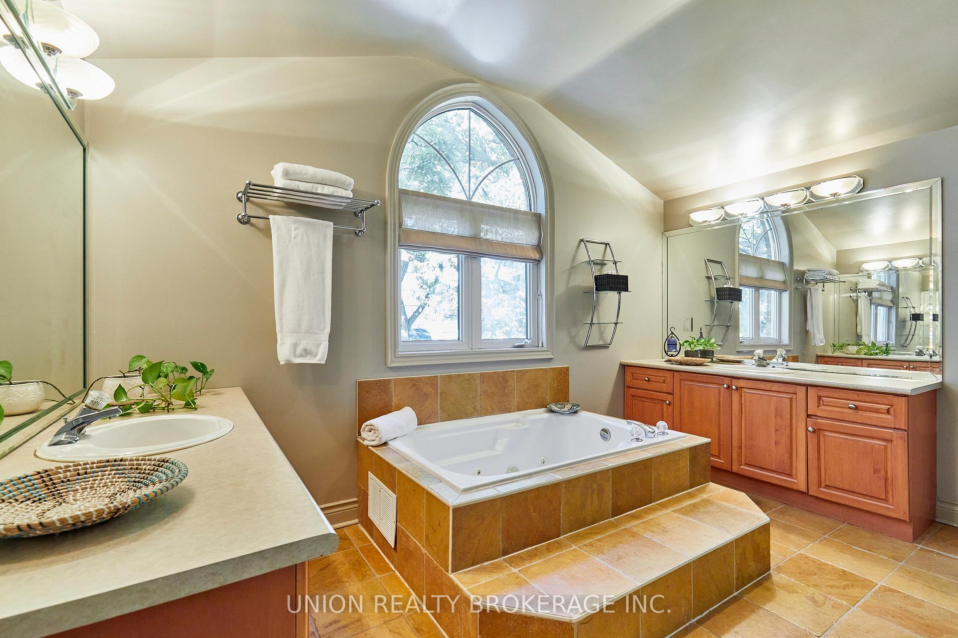 Photo 19 of 97 Beech Avenue, Toronto, The Beaches — HOMEH
