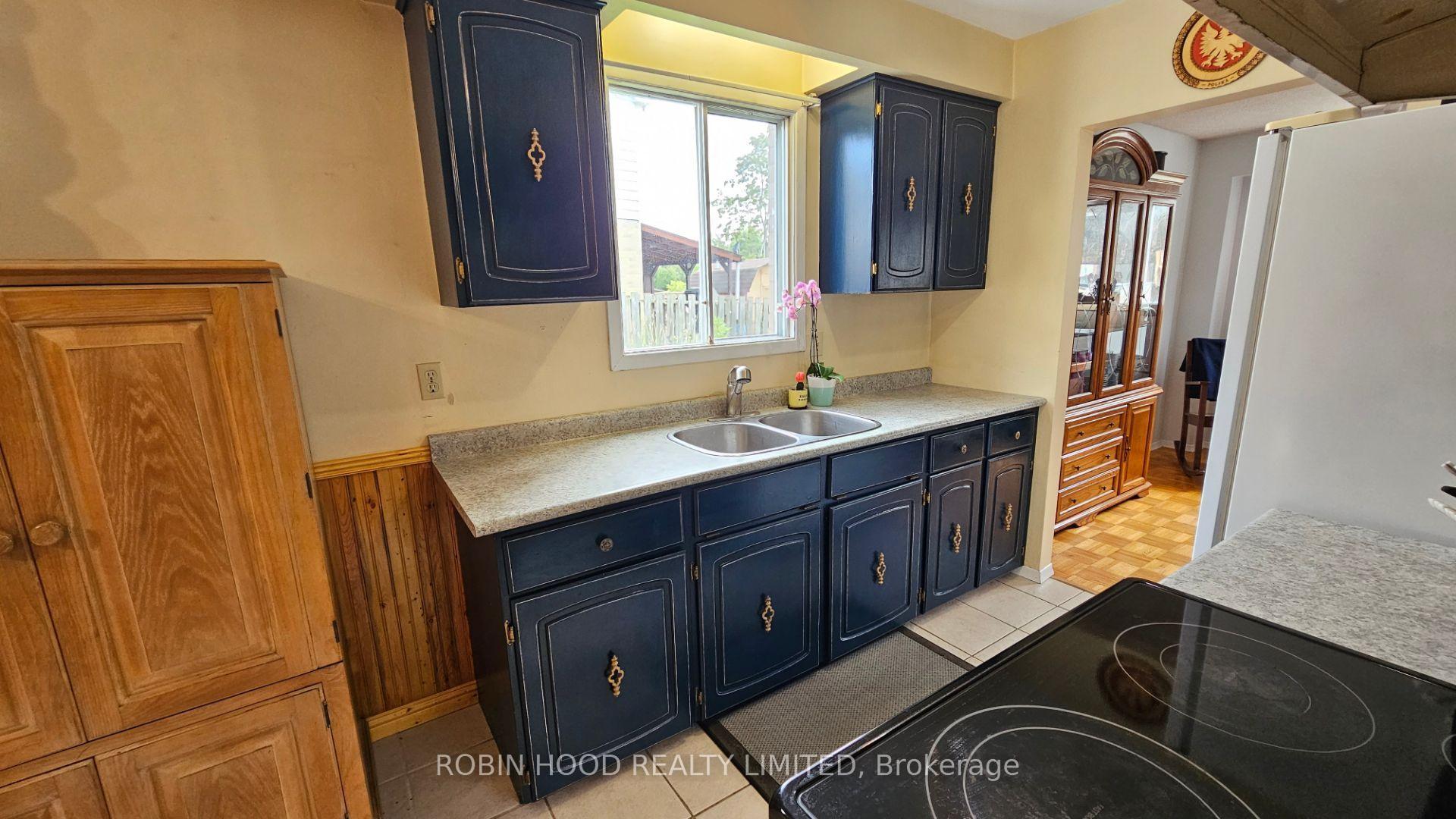 Photo 6 of Unit 1, 86A Bernick Drive, Barrie, Grove East — HOMEH