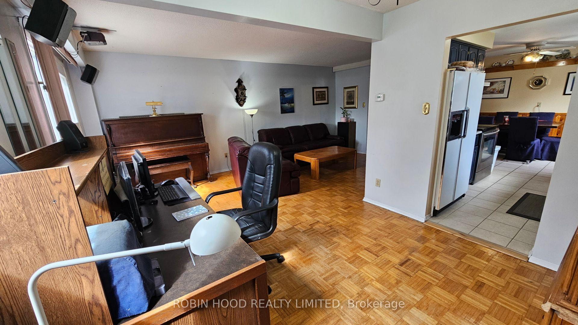 Photo 13 of Unit 1, 86A Bernick Drive, Barrie, Grove East — HOMEH