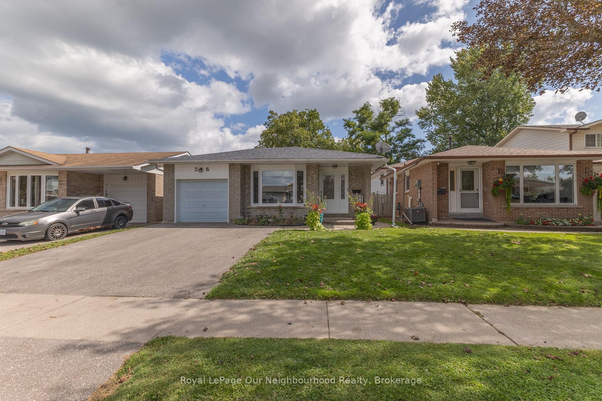 Photo 3 of 26 Ashdale Crescent, Clarington, Bowmanville — HOMEH